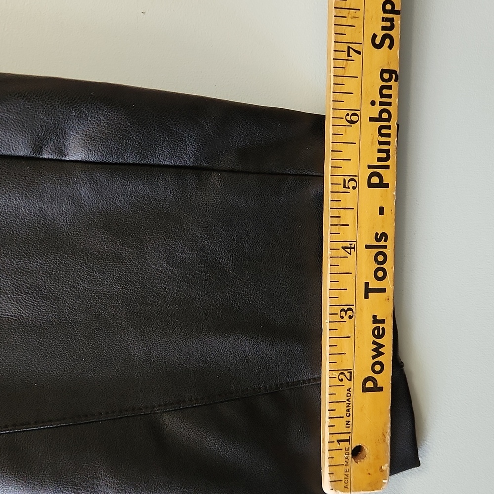 Faux Leather Black Leggings - Picture 11 of 11